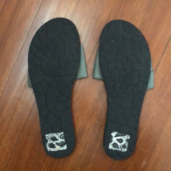 Volcom Women's Hawthorne Fashion Slide Sandal, Army Green Combo - Picture 2 of 3